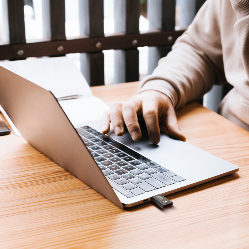 MEMORIA ADATA UC320 256GB CON CONECTOR DESLIZANTE SIN TAPA COLOR NEGRO (UC320-256G-RBK/BK) image 8