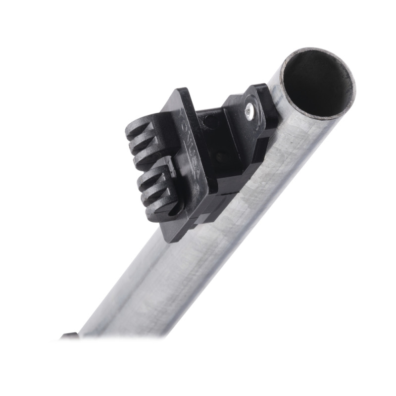 Poste de 12 m fabricado en tubo de acero galvanizado con 5 aisladores de paso image 3