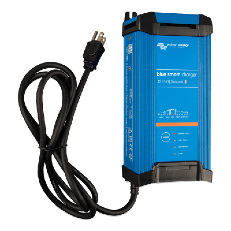 Blue Smart IP22 12/151 / Cargador de Baterías 12V 15A / Para Ambientes Marinos y Terrestres /  Bancos de 100 a 200 Ah